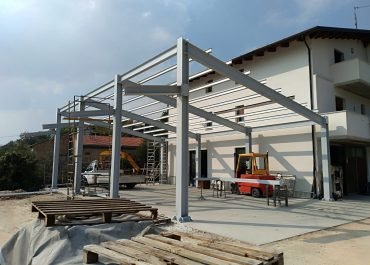 Realizzazione Nuovo Edificio Industriale in Acciaio